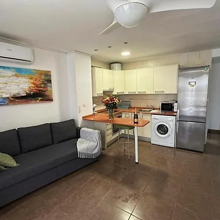 Sunny Terrace Pool 2 Min Apartment *